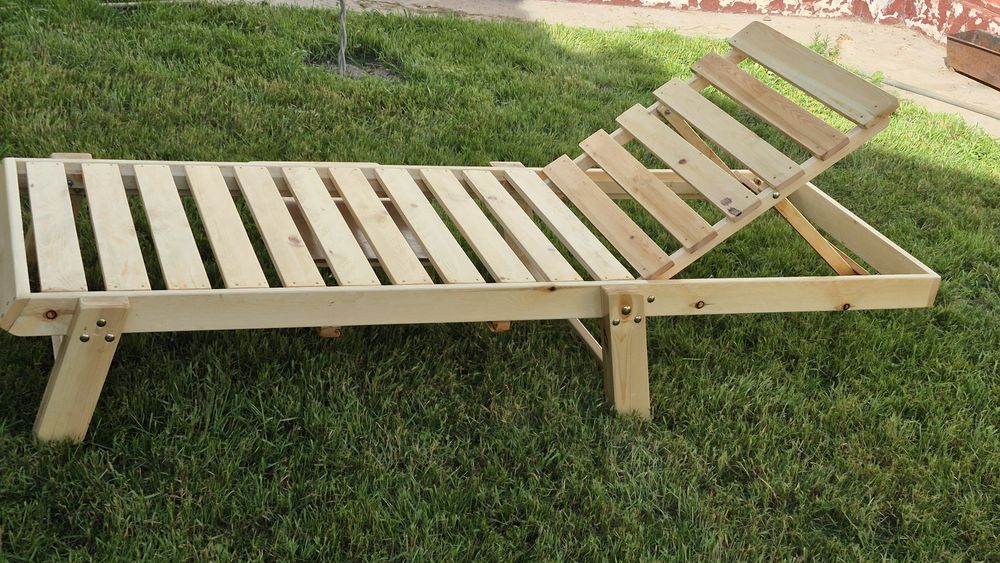 Шезлонг для бассейна