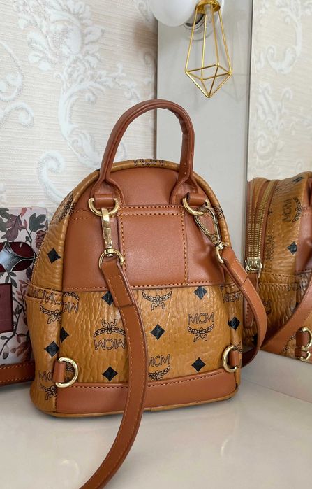 Мини сумка-рюкзак от МСМ