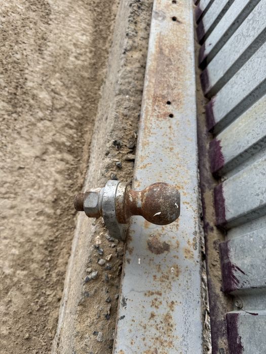 Задний бампер с фаркопом от нивы