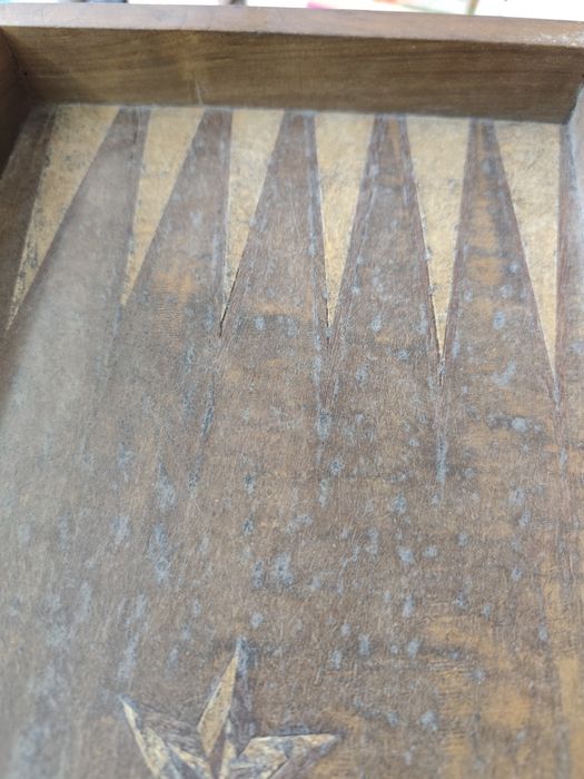 Стара дървена табла за игра