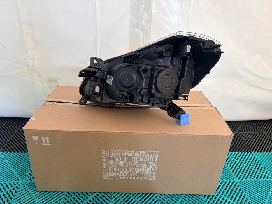Far dreapta Renault Clio 2005-2009 nou original Renault
