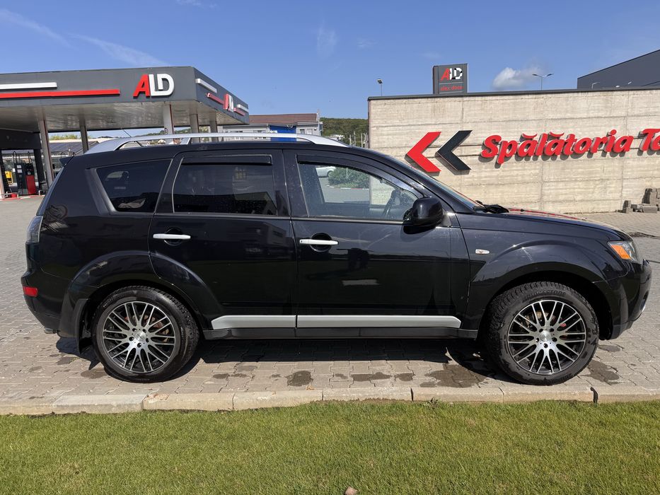Mitshubishi Outlander 2.2 Diesel, an 2008, 7 locuri