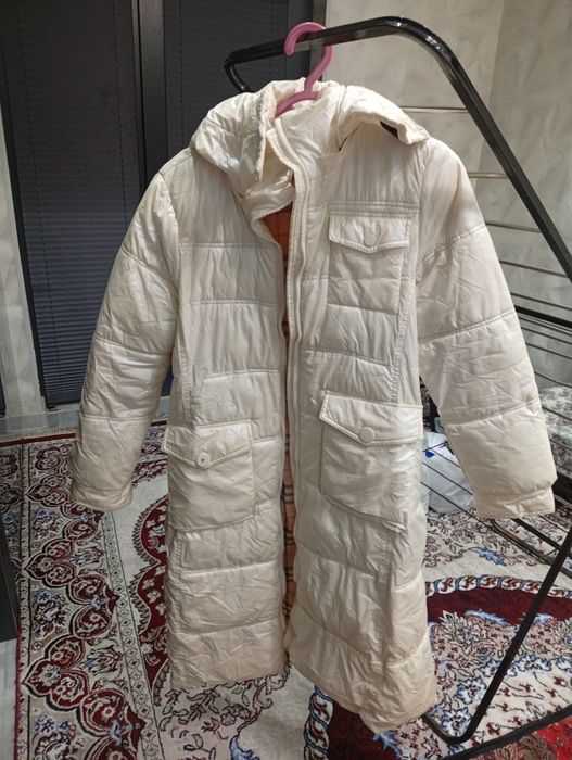 Куртка молочного цвета