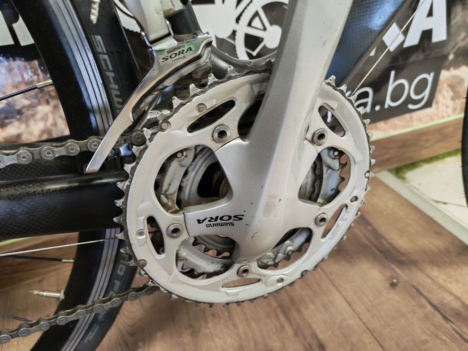 Шосеен карбонов велосипед