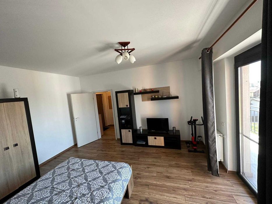 Închiriez apartament cu o camera