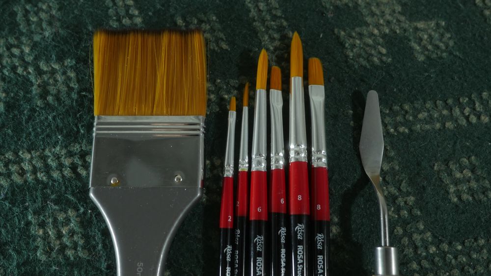 Кисти, краски, мастихин, холст