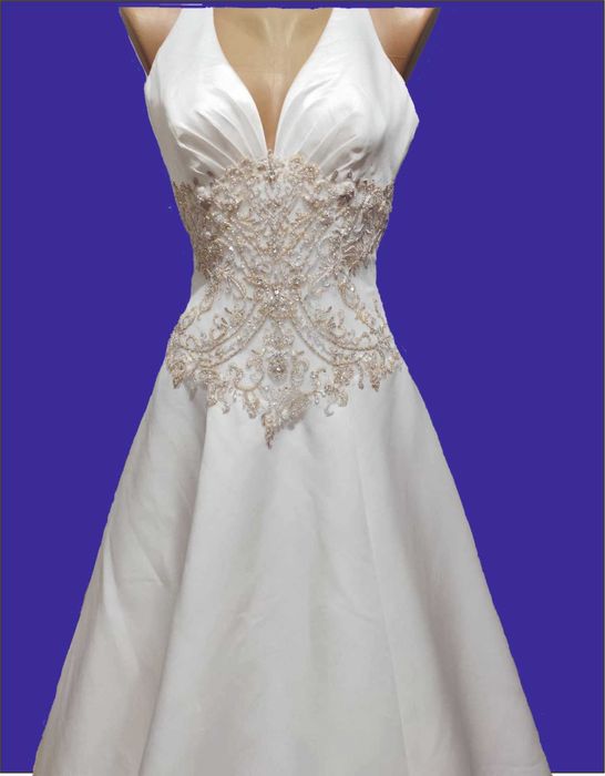 Vand sau inchiriez rochita de mireasa