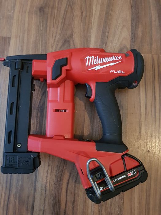 Pistol de capse Milwaukee M18 FNCS18GS