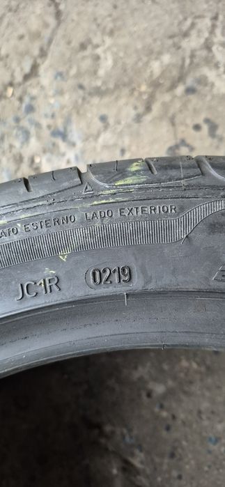 2 anvelope vara Goodyear 285/35/19.Pretul este pe bucata.