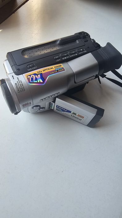 Видеокамера Samsung VP-L870