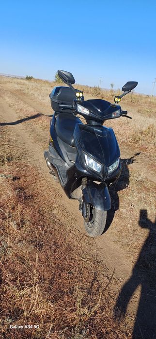 Продам скутер не на ходу надо поменять поршен