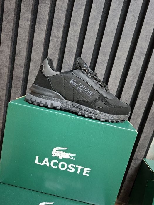 Adidași  lacoste