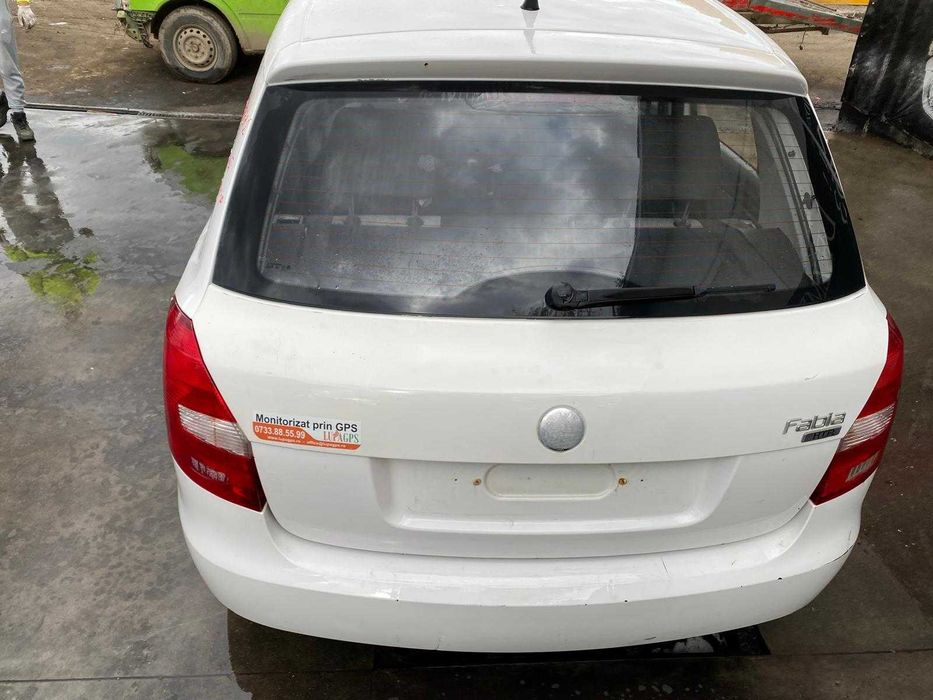 dezmembrez skoda fabia 1.2 cod motor CHFA/far fabia 2/capota fabia 2