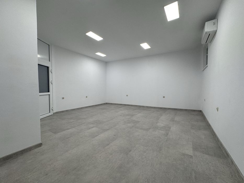 Дава се под наем Офис в Варна, Център - 36 кв.м за 459 € - Снимка #1