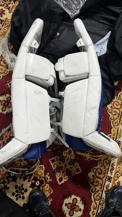 Щитки вратарские