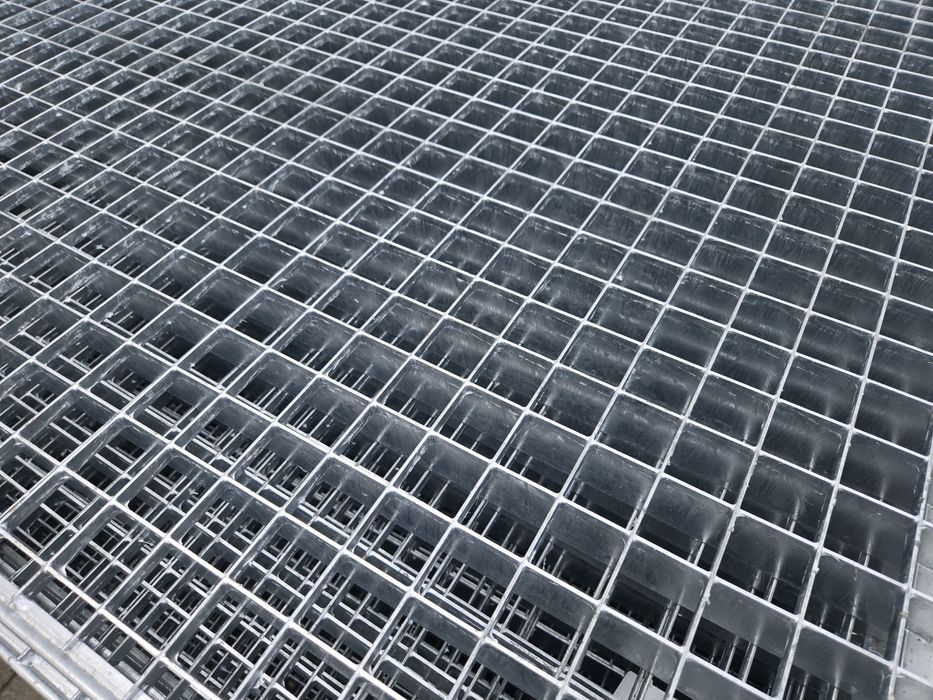Grătare zincate grilaje rigole pardoseli industriale si trepte