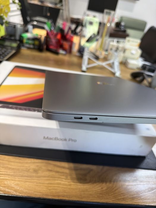 MacBook Pro 16 inch 2019 16/512gb