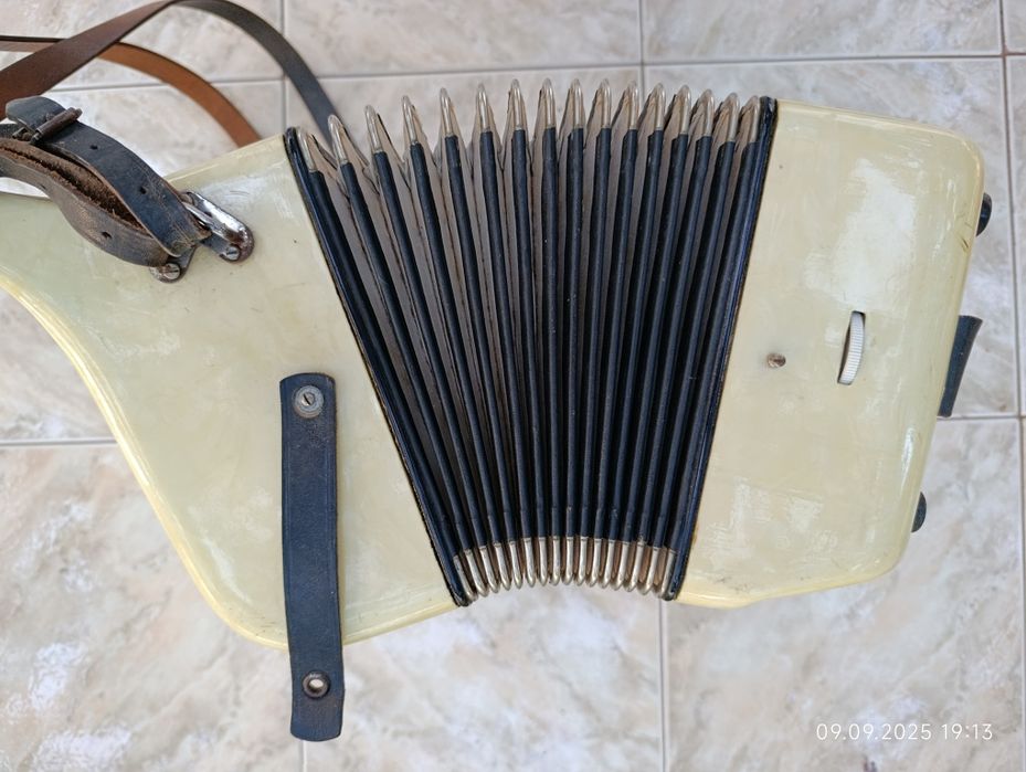 Акордеон Велмайстер Weltmeister 40 баса