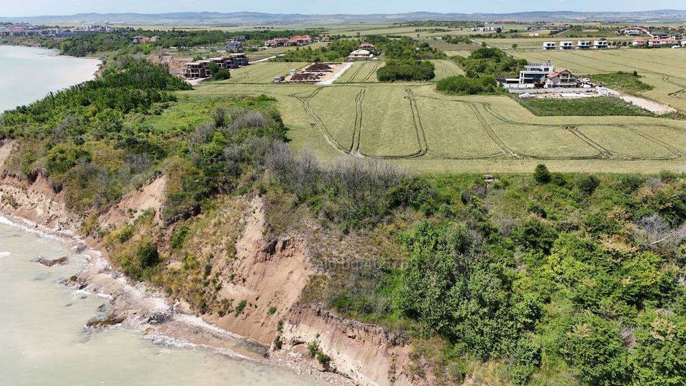 Продава се Парцел в Поморие - 3200 кв.м за 40 €/кв.м - Снимка #1