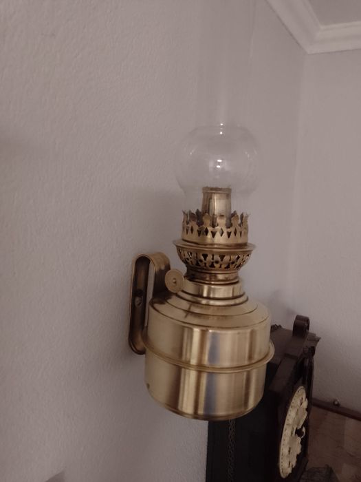 Lampăde iluminat cu petrol