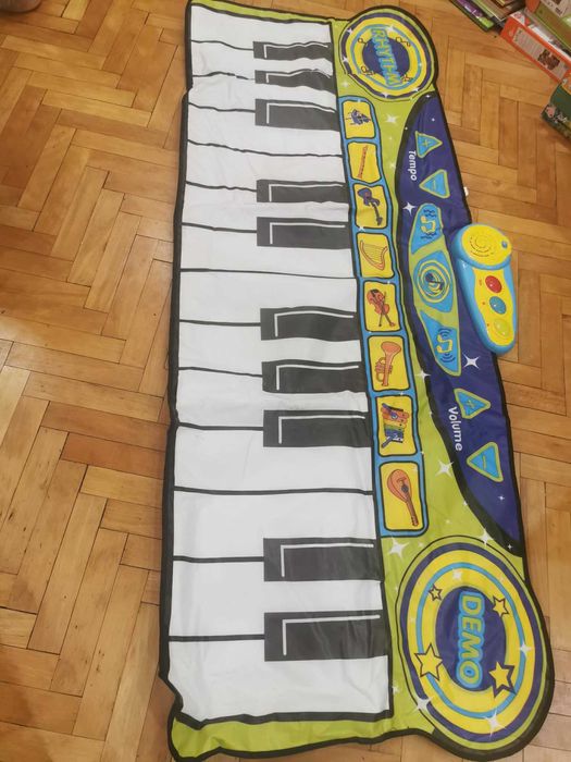 детско пиано килимче ,Winfun John Lewis Giant Piano Step To Play