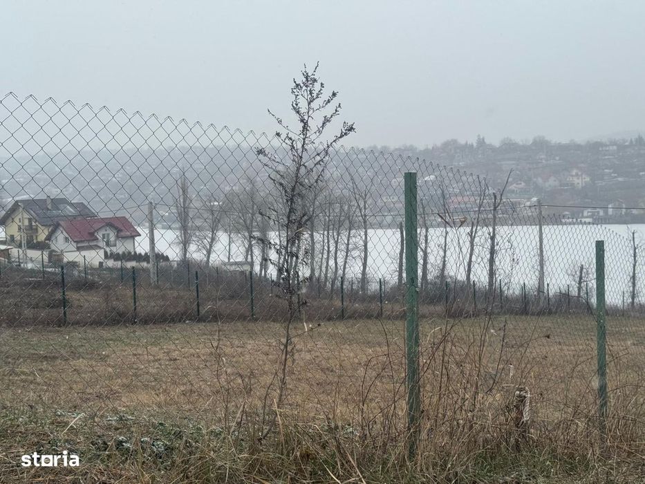 950 mp , pe malul lacului Dorobant / Sorogari