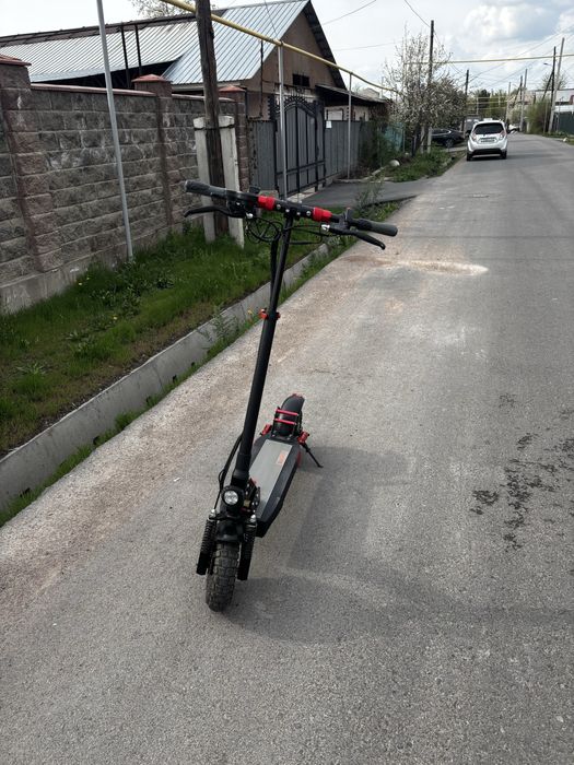 Электросамокат Hugo kirin m4 pro