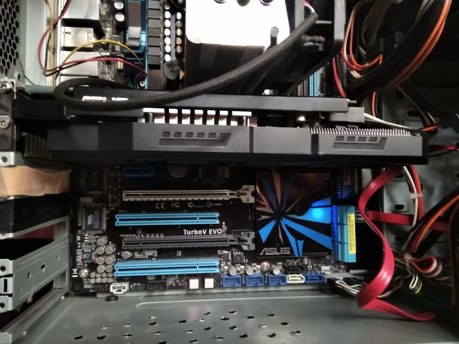 Компютър Asus P7P55 D Deluxe,i7 860,RAM 12 GB, GTX 560 Ti 2GB 256 bit