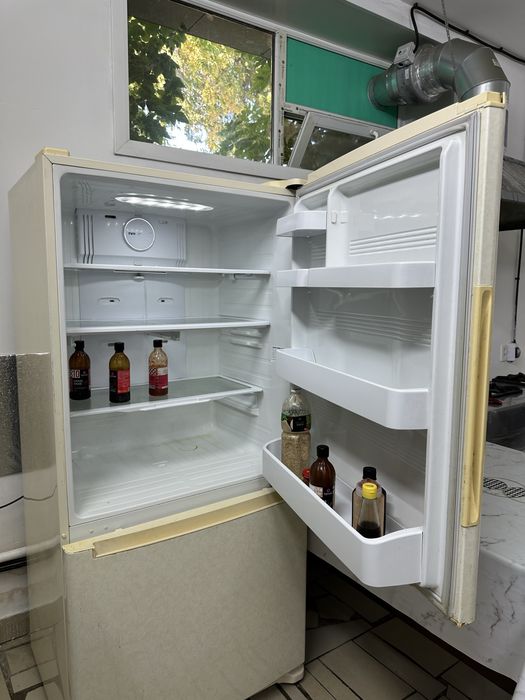 Продам хороший большой холодильник