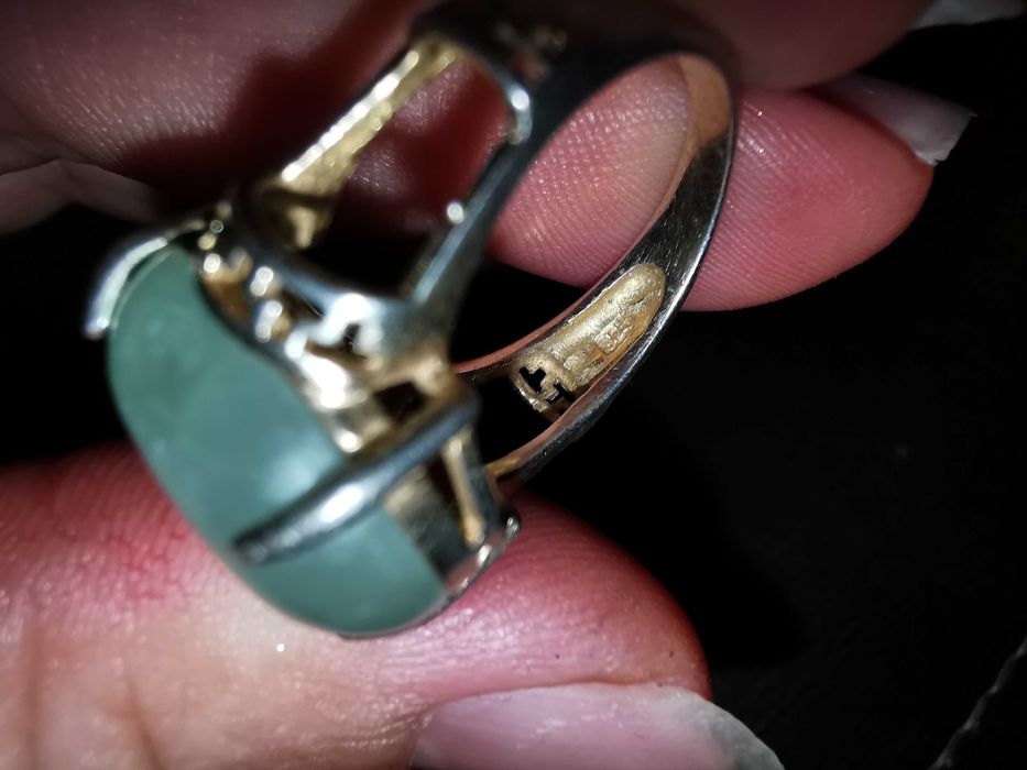 Inel aur alb și piatra de jad