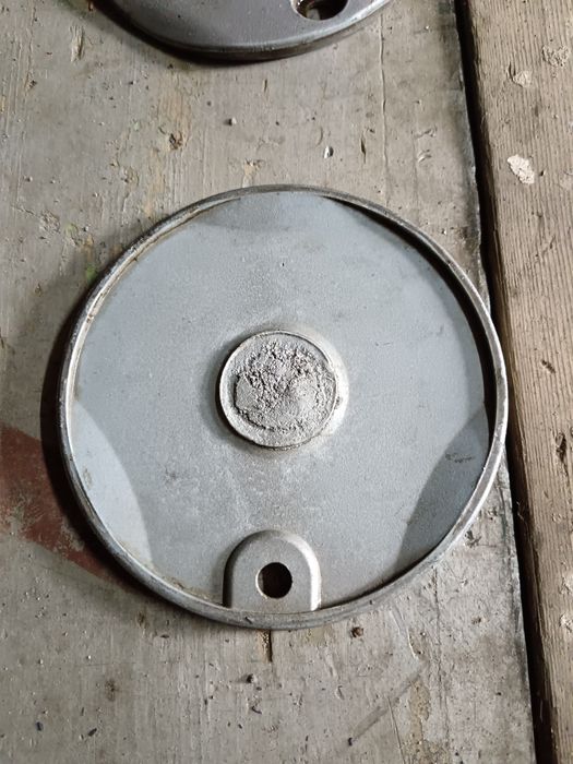 Продам оригинальные колпаки