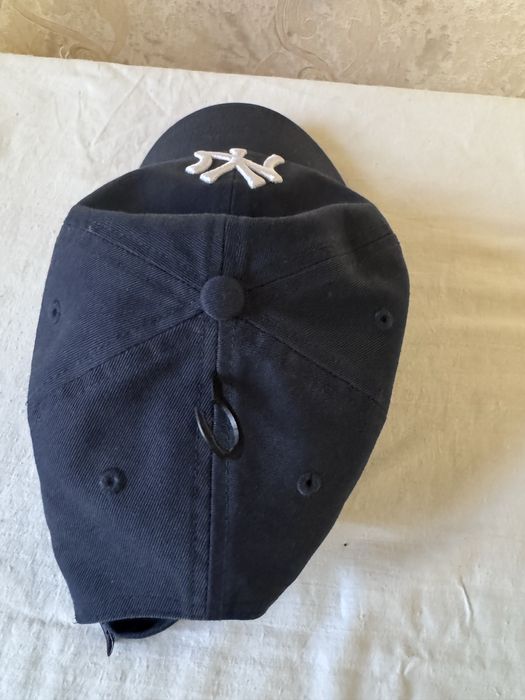 Продается оригинал кепка из Америке. Кому интересно звоните.