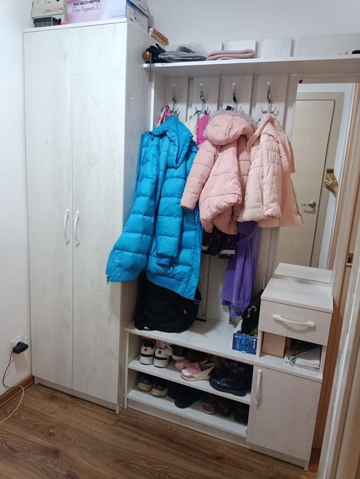 Продам прихожую (прихожка)