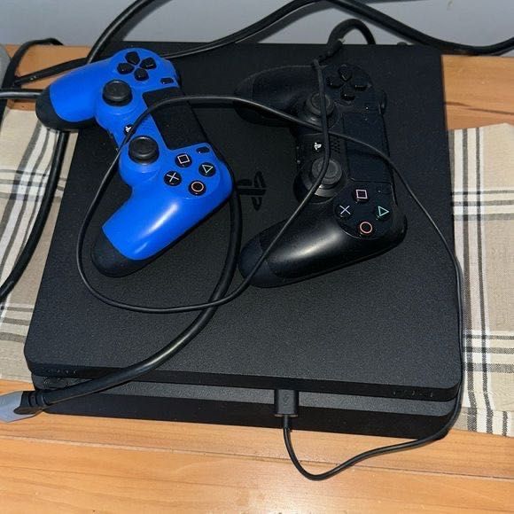 Продам Sony PlayStation4
