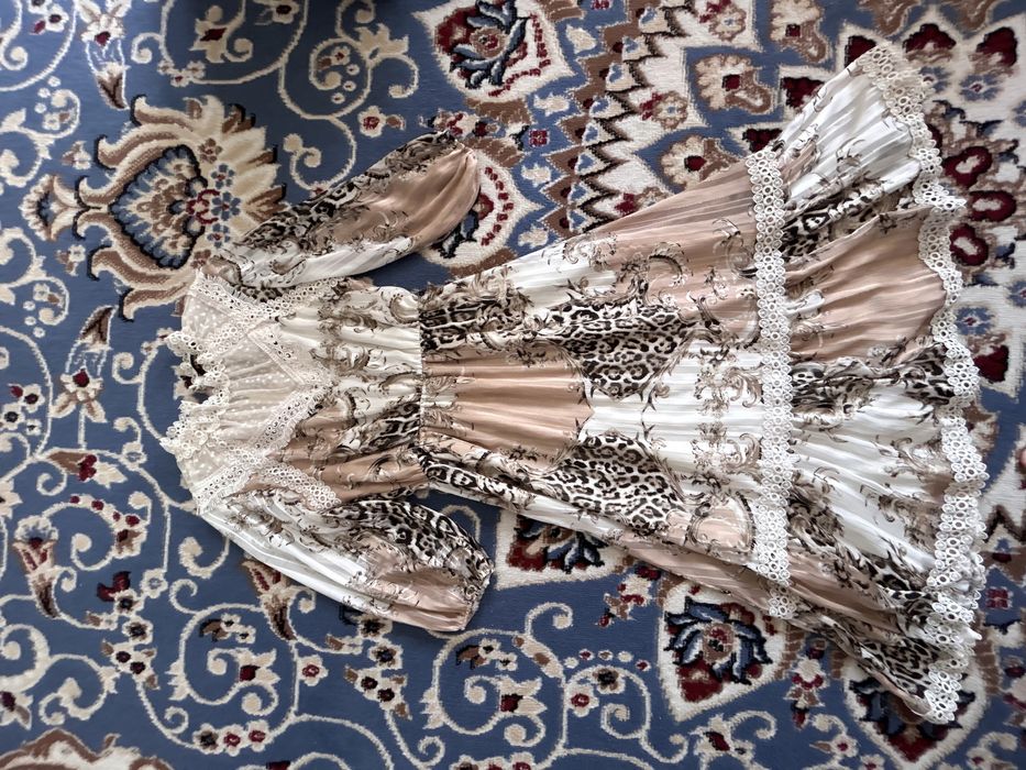 3 платья за 2000,в хорошем состоянии