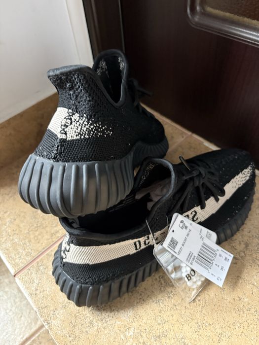 Yeezy 350v2 Black White 42
