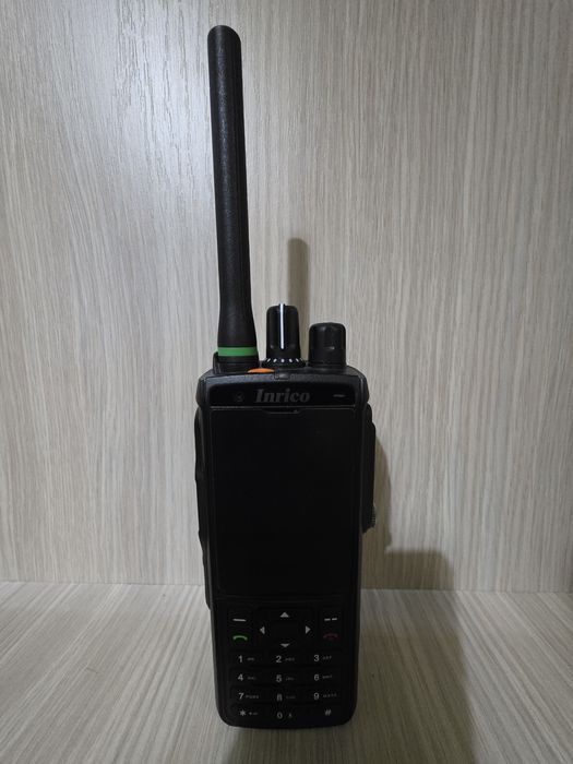 Stația radio Inrico IRC380 hibrid UHF 400-480 MHz DMR - POC