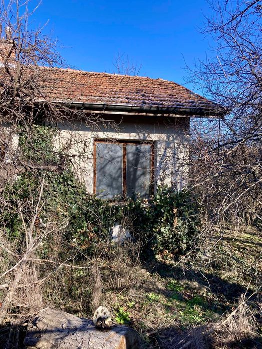 Продавам къща 55 кв. м. село Лесново/ град Елин Пелин