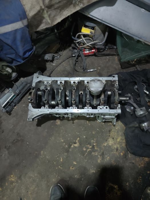 Блок двигателя BMW м52б2.8