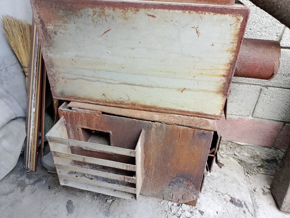 Продам печь и обогреватель воды для бани б.у.