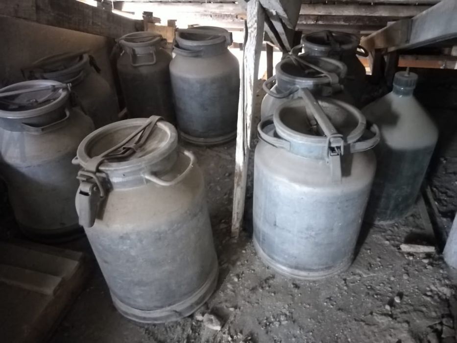 Продам улья, бетона мешалка,фляги, баки