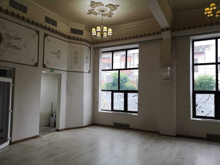 Inchiriez spatiu comercial 300 mp untracentral Aiud