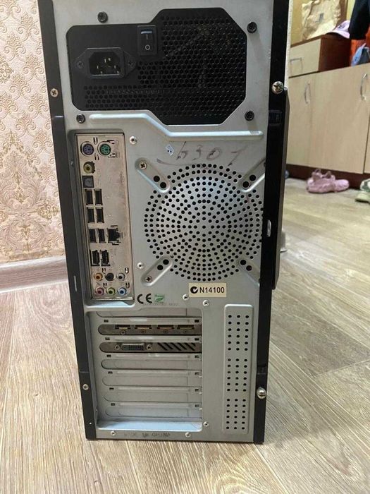 Компьютер, монитор,  клавиатура, мышь.