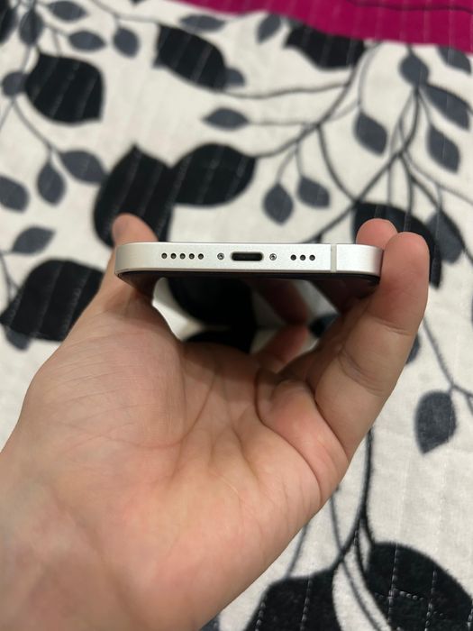 Iphone 12,белый.