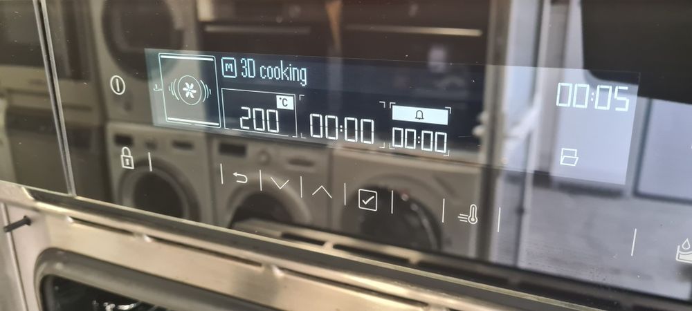 Фурна за вграждане Elektrabregenz MBD 76000 B с функция за пара, A+, 71 литра, вградена книга с рецепти, черен стъклен капак