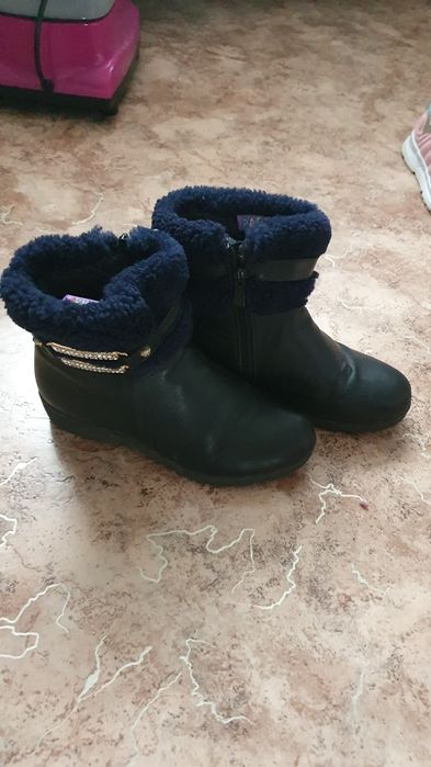 Продам много обуви.