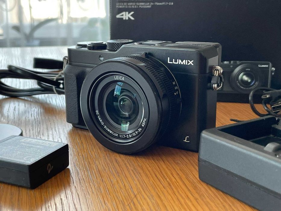 Продавам фотоапарат DMC-LX100