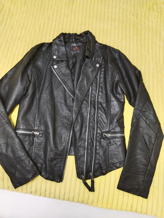 Кожаная куртка на девочку