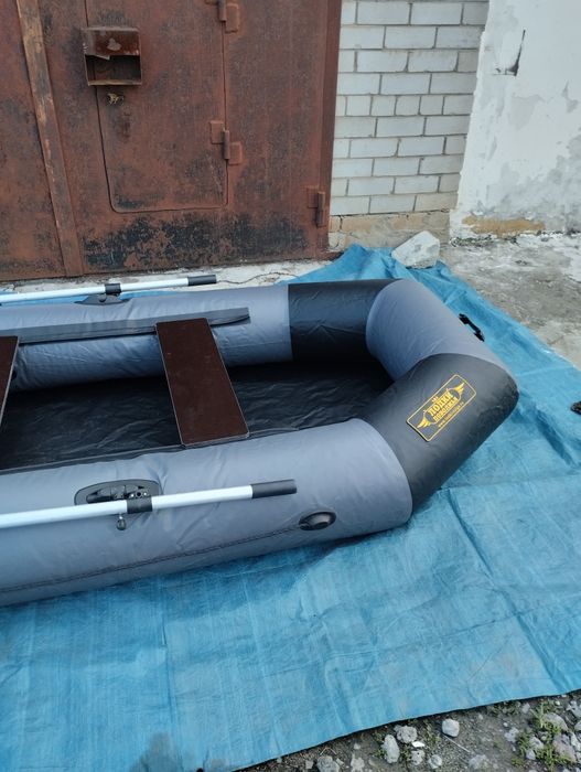 Продам лодку надувную.