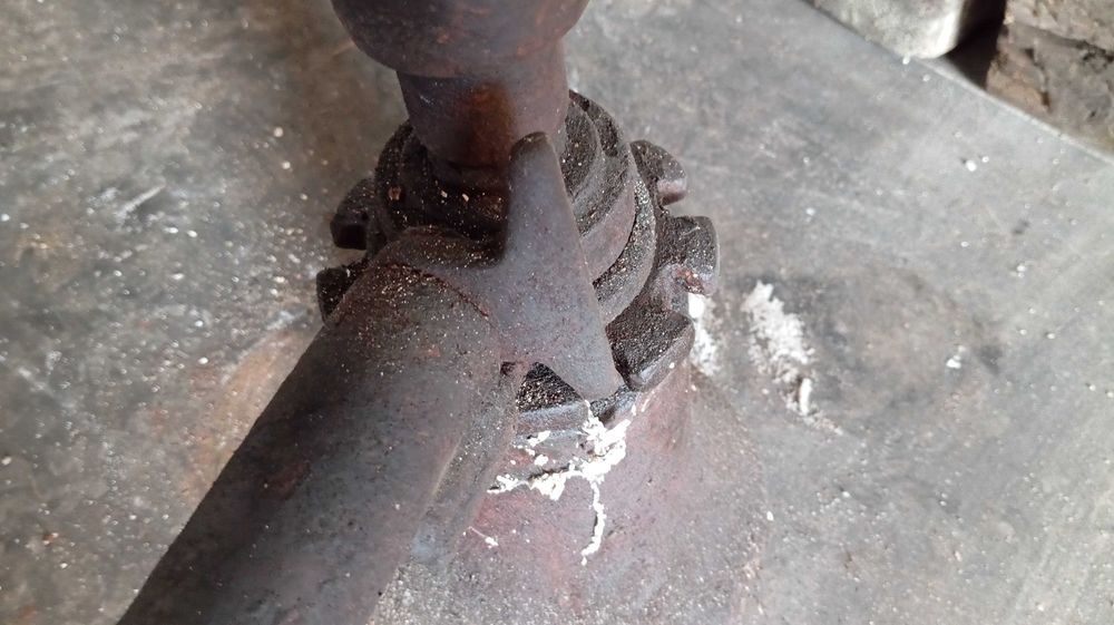 Советский винтовой домкрат